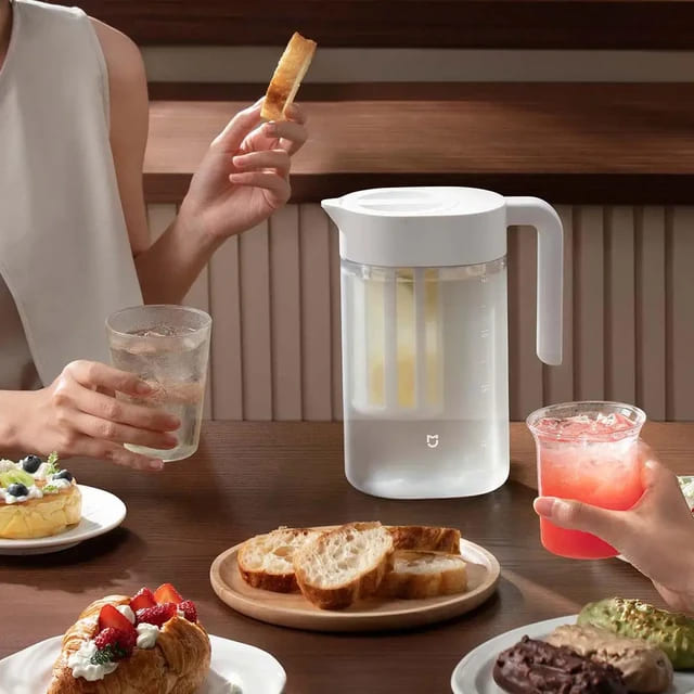 Xiaomi Mijia 1.6L kettle on Holooz Bangladesh