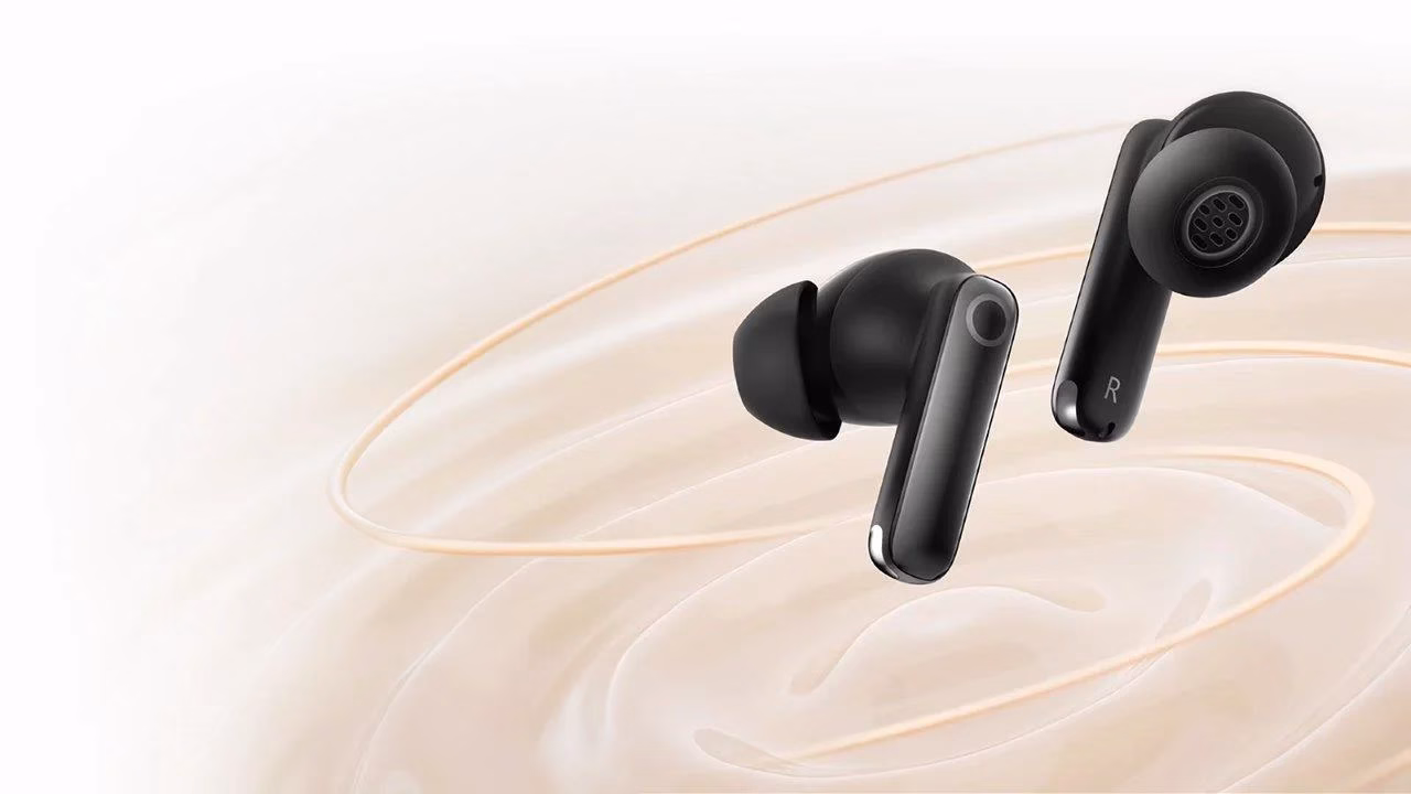In-ear fit of HAYLOU HQ5 TWS Earbuds