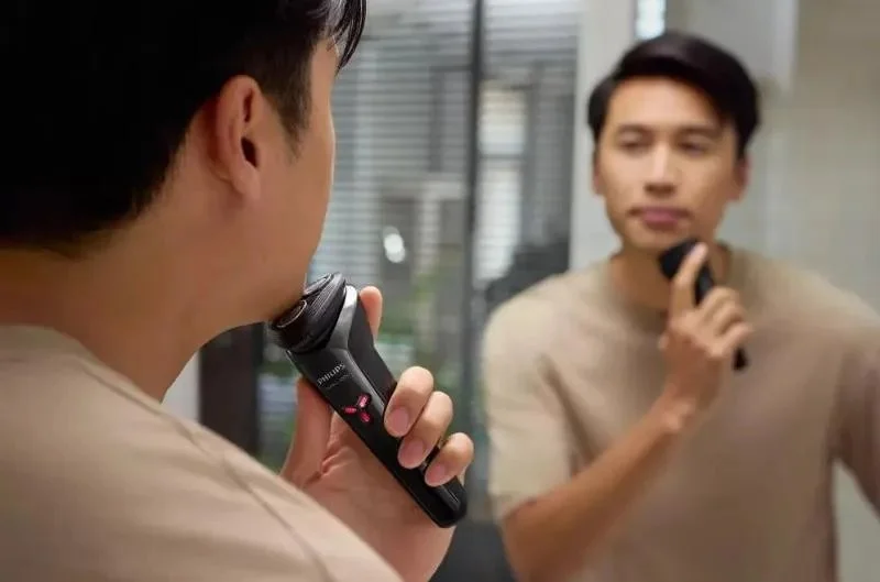 Philips Men Electric Shaver S1103-02