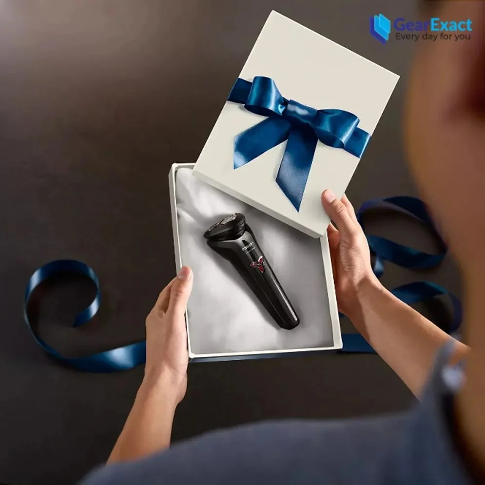 Philips electric shaver S1103-02 for men available at Holooz