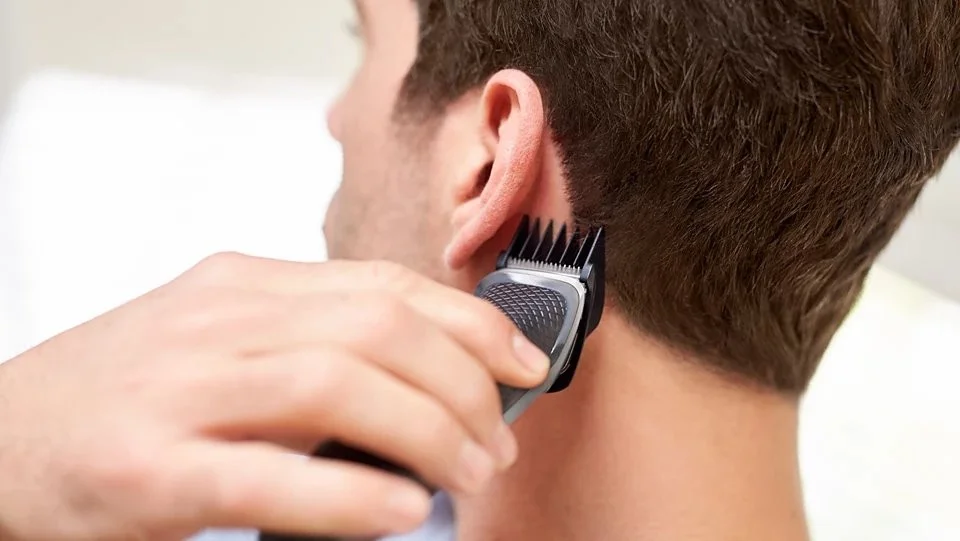 Philips 3000 Series Grooming Trimmer MG3732/65 Available at Holooz