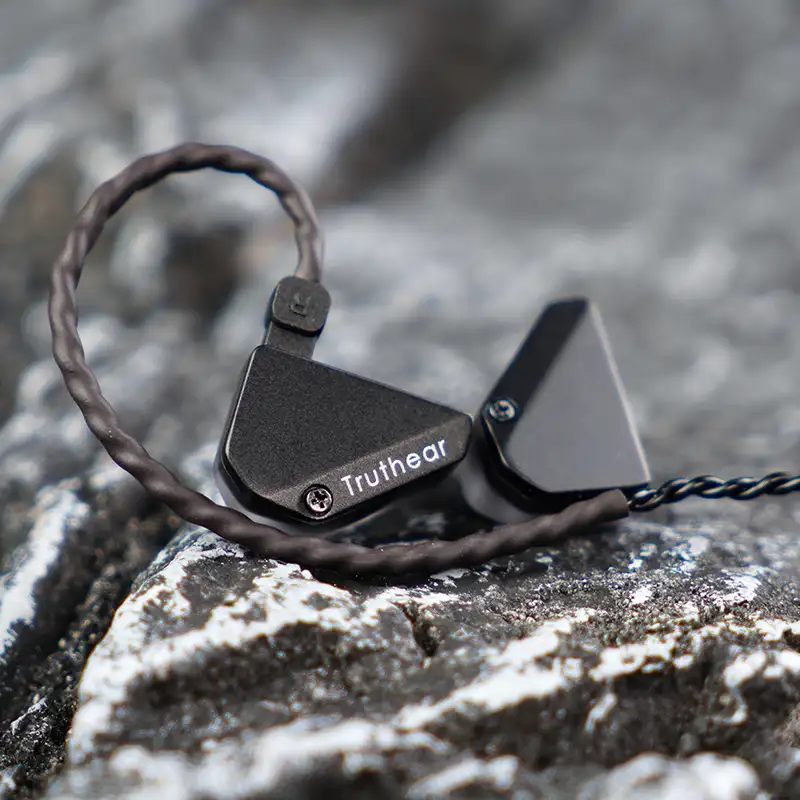 TRUTHEAR HEXA 1DD + 3BA Hybrid Hi-Fi IEM earphones with detachable silver-plated cable